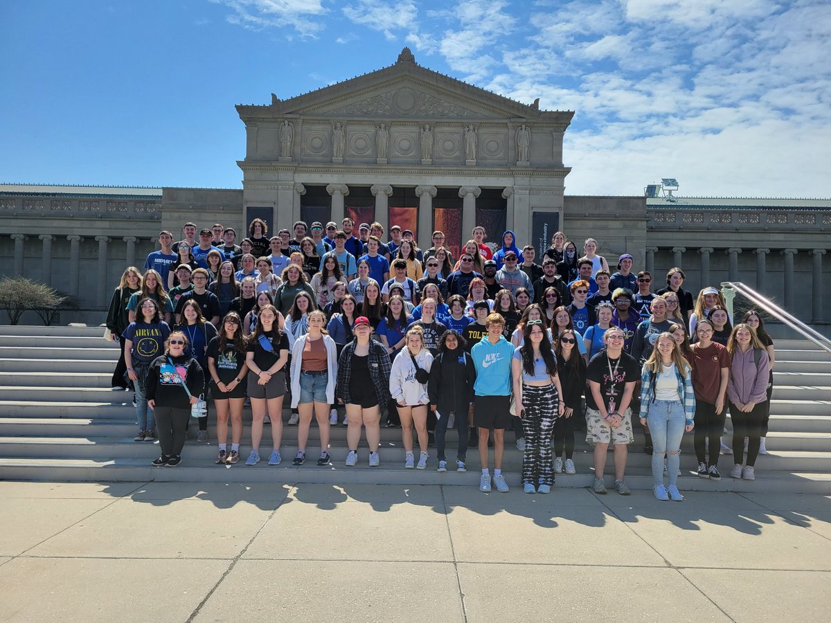 MidviewHSBand's tweet photo. The band and choir have made it safely to Chicago! First stop is the Museum of Science and Industry! https://t.co/2e822g3asH