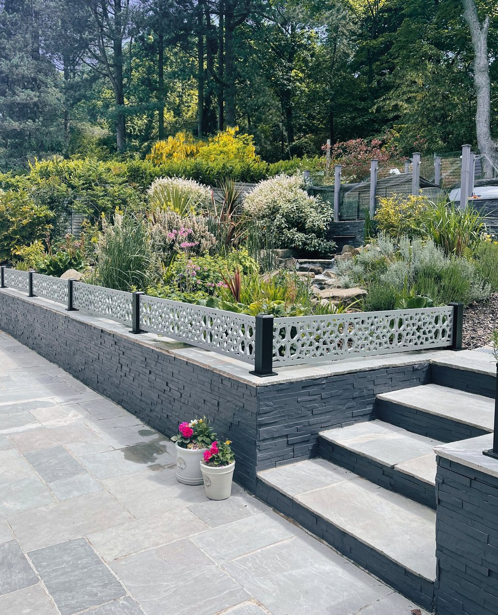 It's National Gardening Day! 🌸

No matter how small your outdoor area is, we're passionate about helping you create your own outdoor paradise to enjoy with your friends and family.

Our 1ft composite Decorative Fence Screens are the perfect way to frame your garden boarders.