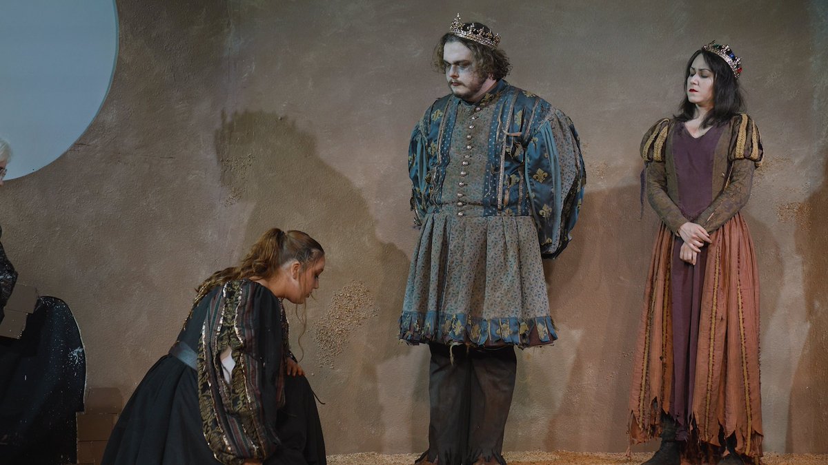 fgcu's tweet photo. Hamlet, written by William Shakespeare and directed by Barry Cavin opens today at TheatreLab in the Arts Complex at #FGCU! For dates and ticket info visit ➡️https://t.co/kjMvqSPwOY https://t.co/cOYP22ymke