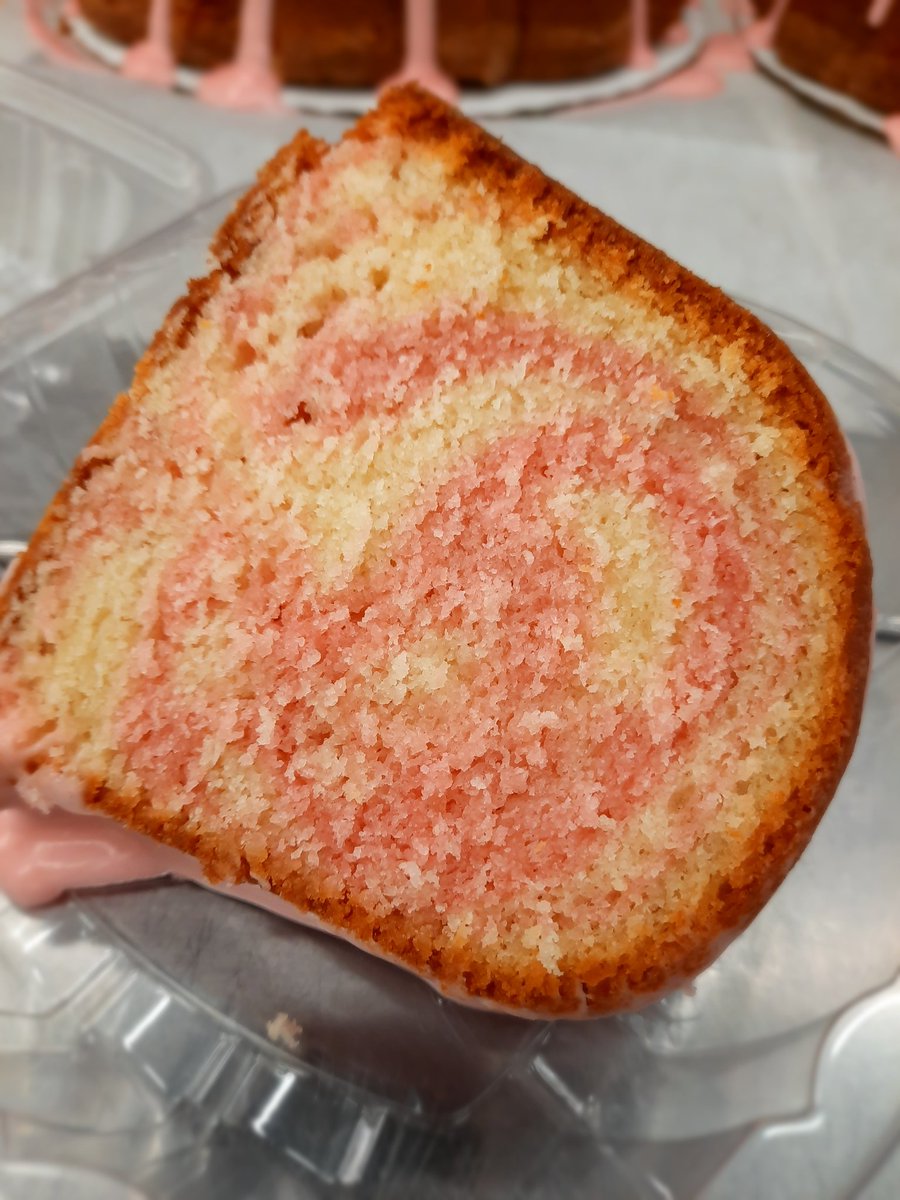 TwoSisters02's tweet photo. The desserts are great and the customer service is even better. #dfwbakery #sisters #sweettooth #cakes #dessert https://t.co/DDgB9CYZ2w