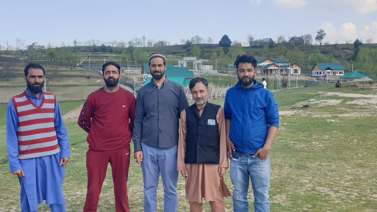 SydFayazBukhari's tweet image. Sports can unite communities &amp;amp; keep our youth away from drugs. Proud to have organized the J&amp;amp;K Aap Ka Haq Aap Ka T20 Cricket Tournament, promoting sports &amp;amp; healthy lifestyle among the youth. Thank you to all who made this possible.
#SportsForUnity #HealthyYouth #SayNoToDrugs