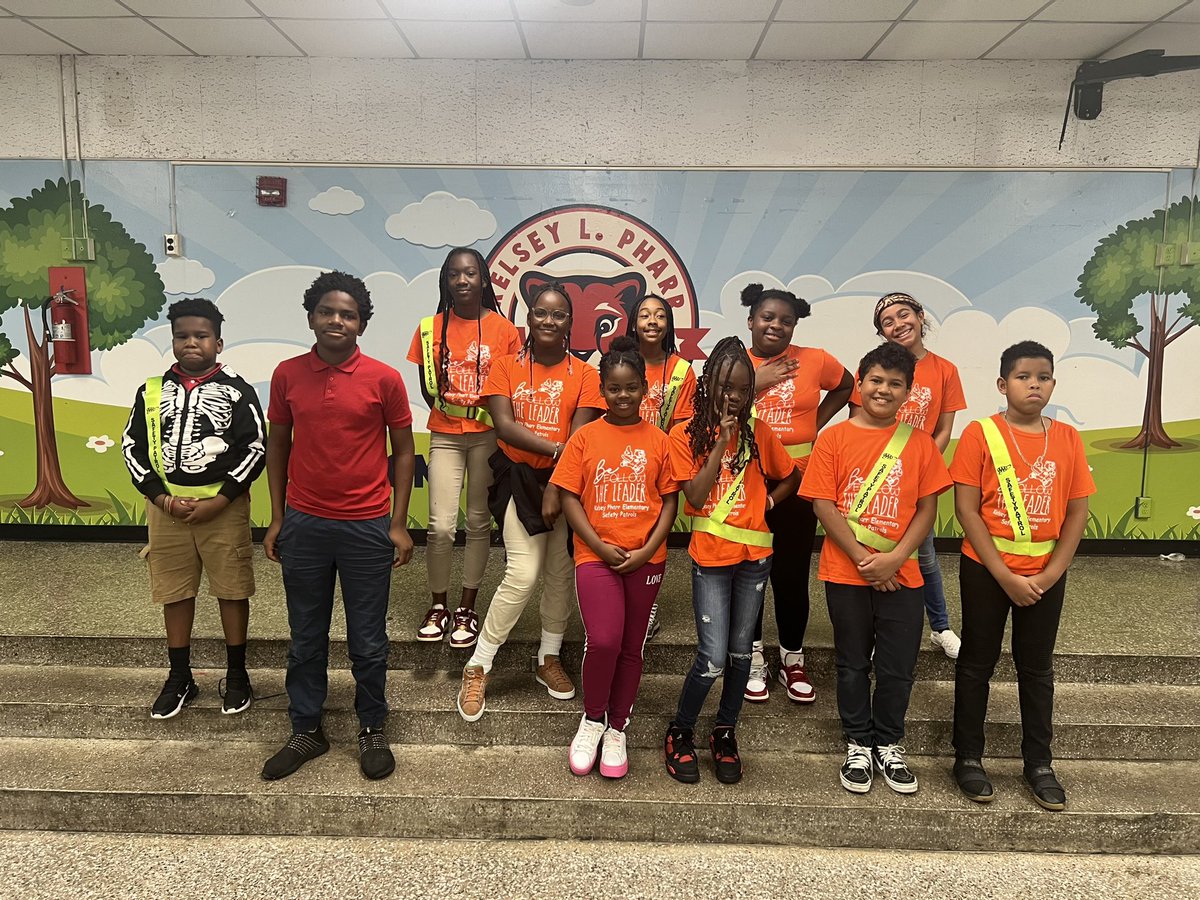 KelseyLPharrES's tweet photo. Here at Kelsey we are grateful for our Safety Patrols as they lead by example and show our cougars how great they can be! π #OneTeamOneDream #BringingourAgame #KLProcks @suptDotres @mdcpscommunity @miamischools @drdbmindingall @mdcpscentral https://t.co/rz2dYM3NGP