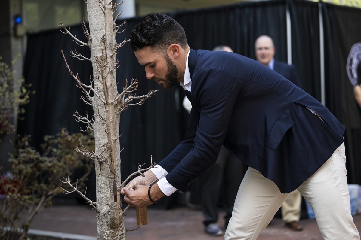 Northeastern's tweet image. Heroes among us. 10 years after the #BostonMarathon bombing, our #Northeastern community reflects and remembers with the planting of Newton Sentry Sugar Maple.
📍 Cabot Quad