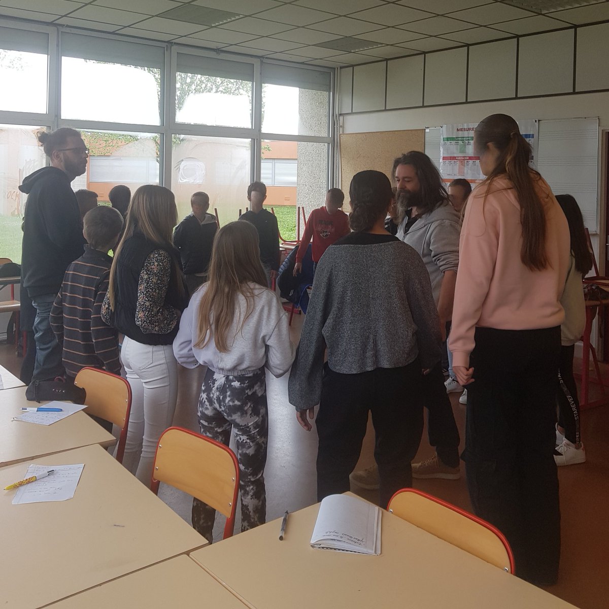 Deux jours d'atelier avec Humpty Dumpty pour les 6ème et 5ème bilingues #occitan du <a href="/CollegeLeoFerre/">Collège Léo Ferré de Saint Lys</a> de St-Lys et restitution devant les élèves de l'école Florence Arthaud à la Gravette. Un projet réalisé grâce au financement de la région <a href="/Occitanie/">Région Occitanie</a> dans le cadre du PEC-CO.