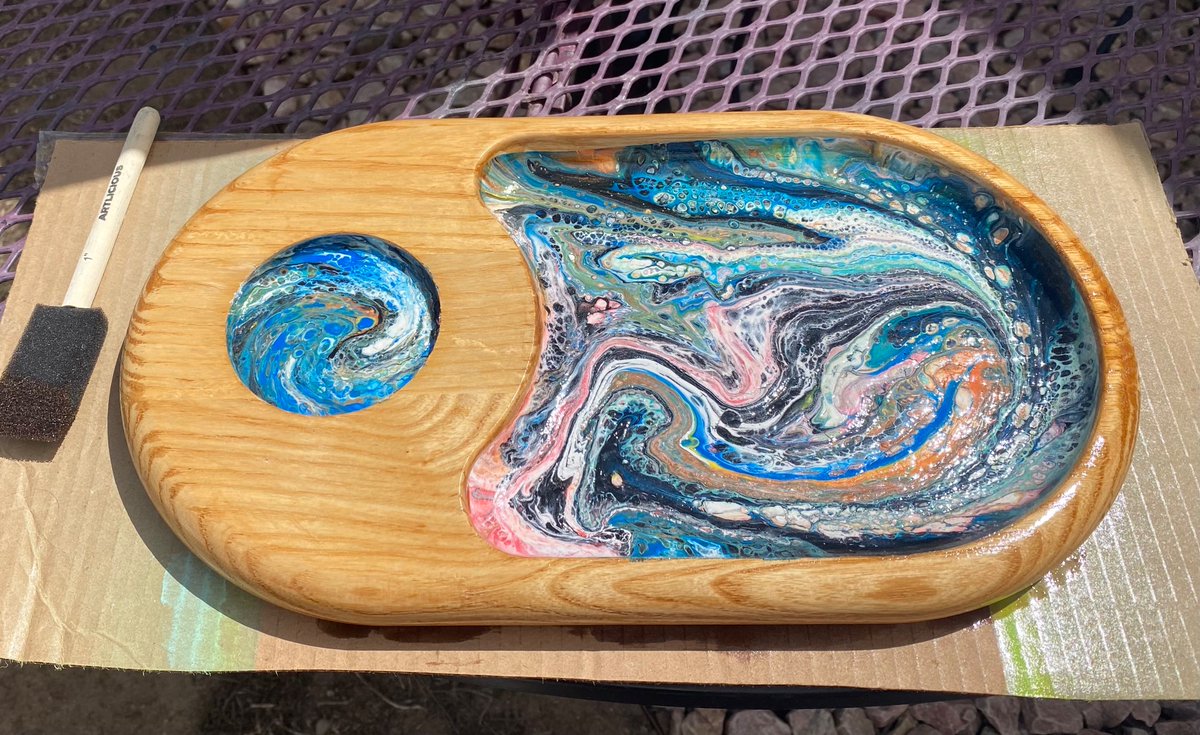 JayceeHobbs's tweet photo. I’m going to be a vendor at the Kind Love Peoria dispensary in N Denver for 420!
Check out the rolling tray I made!
#mama_js_joint #420 #Denver #Denverart #420bazaar @therealkindlove https://t.co/EvMqBUWPWR