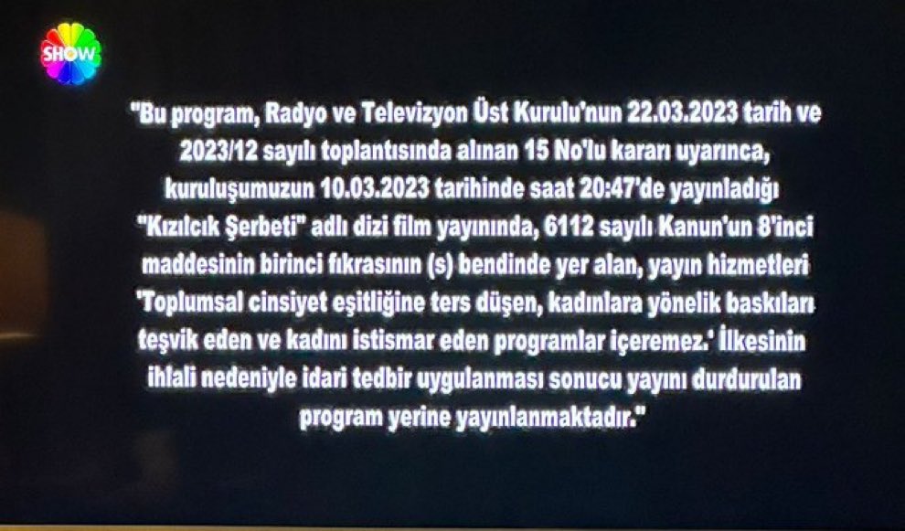 izzetcapa's tweet photo. Çok şükür memleketin bütün dertleri çözüldü. Show Tv #KızılcıkŞerbeti ‘nin yeni bölümü yerine belgesel yayınlıyor. https://t.co/320Rx4svA2