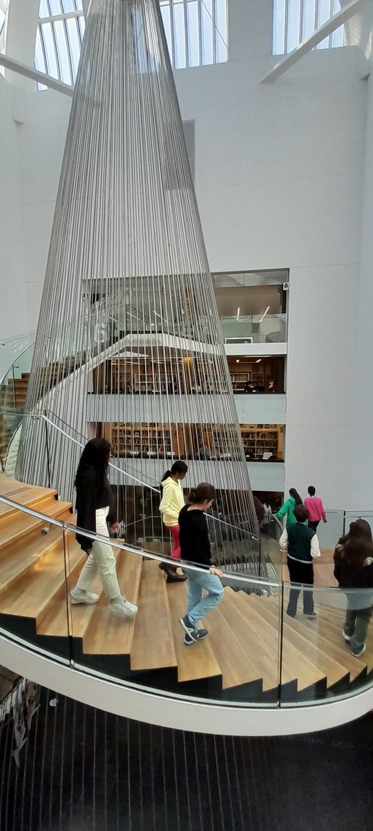 Dans le cadre de la #semainedesarts, visite de la Neustadt par des élèves de 5e germanistes du <a href="/ClgPasteurStras/">Collège L Pasteur Strasbourg</a> avec <a href="/GaetanBove/">BOVE GAETAN</a> 
La visite de la <a href="/BNUStrasbourg/">BNU</a> a enthousiasmé élèves et professeurs! Que de belles découvertes !