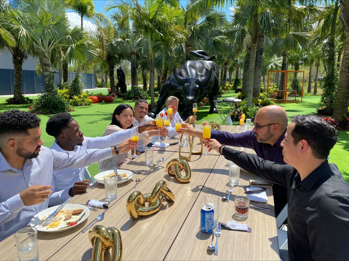 Cyderes's tweet image. Our sales team is in sunny Orlando, lunching with CEO @robertherjavec!  How's your Friday going?

#TGIF #TeamBonding #SalesStrong #CyberSecurity #Cyderes