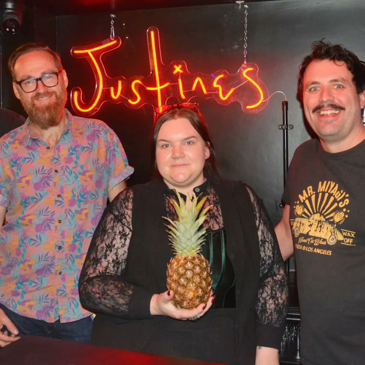 Frank_Leppard's tweet photo. Opening night at Justines club at 1-2 Marine Gardens Cellar bar and venue 9pm today. All the best to #carlbarat #edielangley you brought some more magic to our town !. #margate #justines #GoodLuck https://t.co/mTYbp56iI2