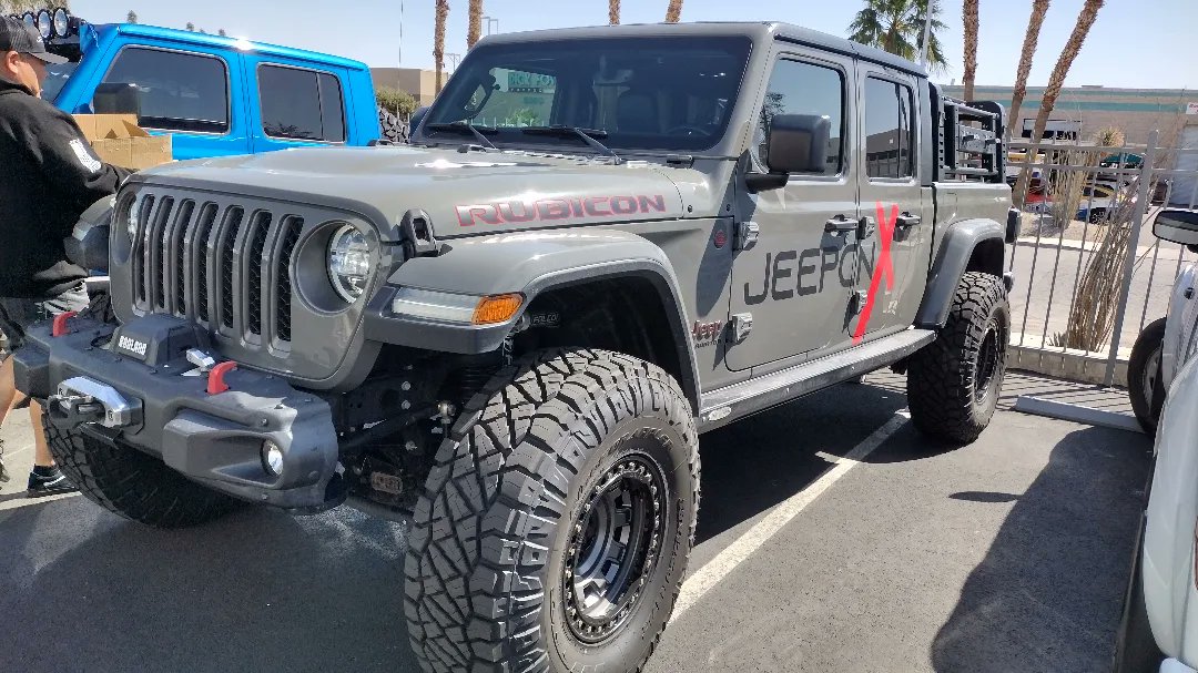 @jeepcnx stopped by the shop today for a tour and some swag! #fridayvibes . . . . #adamsdriveshaft #adamsfamily #driveshaft #driveshafts #driveshaftporn #jeep #jeepbeef #jeepwrangler #jeeplife #jeepfamily #itsajeepthing #jeepbuilds #jeepporn