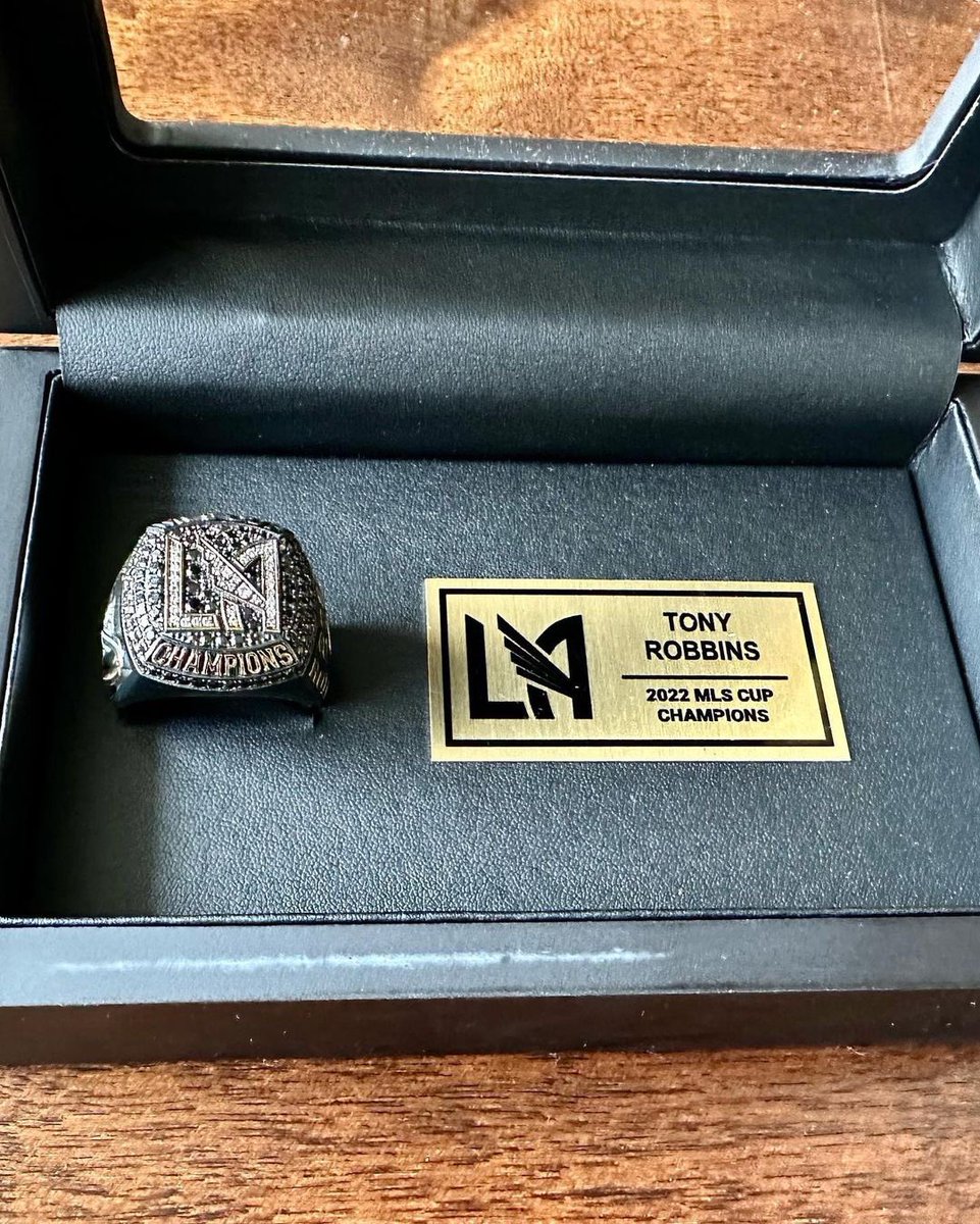 BaronRings's tweet photo. โข@tonyrobbins Ring Ring! ๐๐ โฝ ๐and @LAFC made history when the team won its first-ever MLS Cup in 2022 we've now got our CHAMPIONSHIP RING in hand!
#baron #baronchampionshiprings #baron2023 #champring #championshiprings #lafc #tonyrobbins #OWNYOURMOMENT https://t.co/I1AqUxtThY