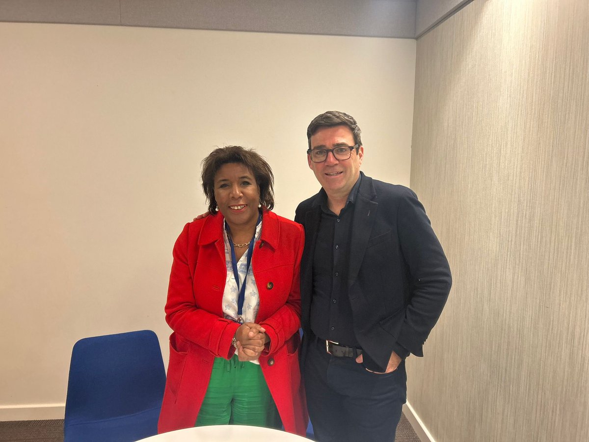 DSM_Pres_Coop's tweet photo. Give us a wave if you love co-operation @AndyBurnhamGM! Fantastic to have Andy join #CoopNMC for a talk and Q&amp;A on co-operation in action #ItsWhatWeDo https://t.co/rRVFl5Yefa