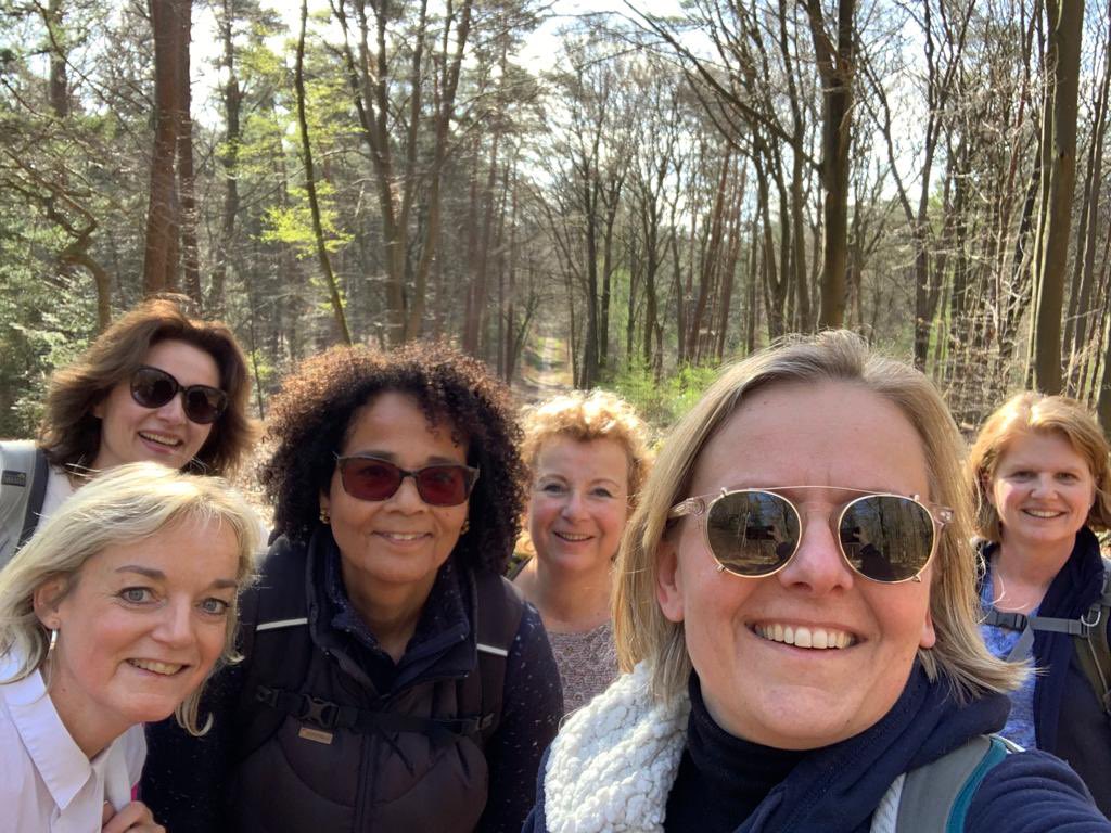 RZWRZ's tweet photo. De 15e etappe van het Pieterpad: Vorden naar Braamt. Prachtig weer en heuvelachtig landschap. Vandaag 8 km en morgen 22 km. Lekker genieten 👍🏻🍀 https://t.co/aUZ3lPczKN