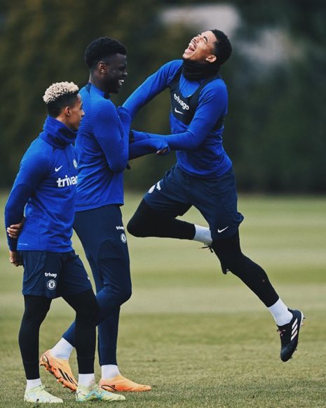 If you want over 4OOO Chelsea twitter followers, retweet &amp; drop your handle we follow you quickly 💙 #cfc