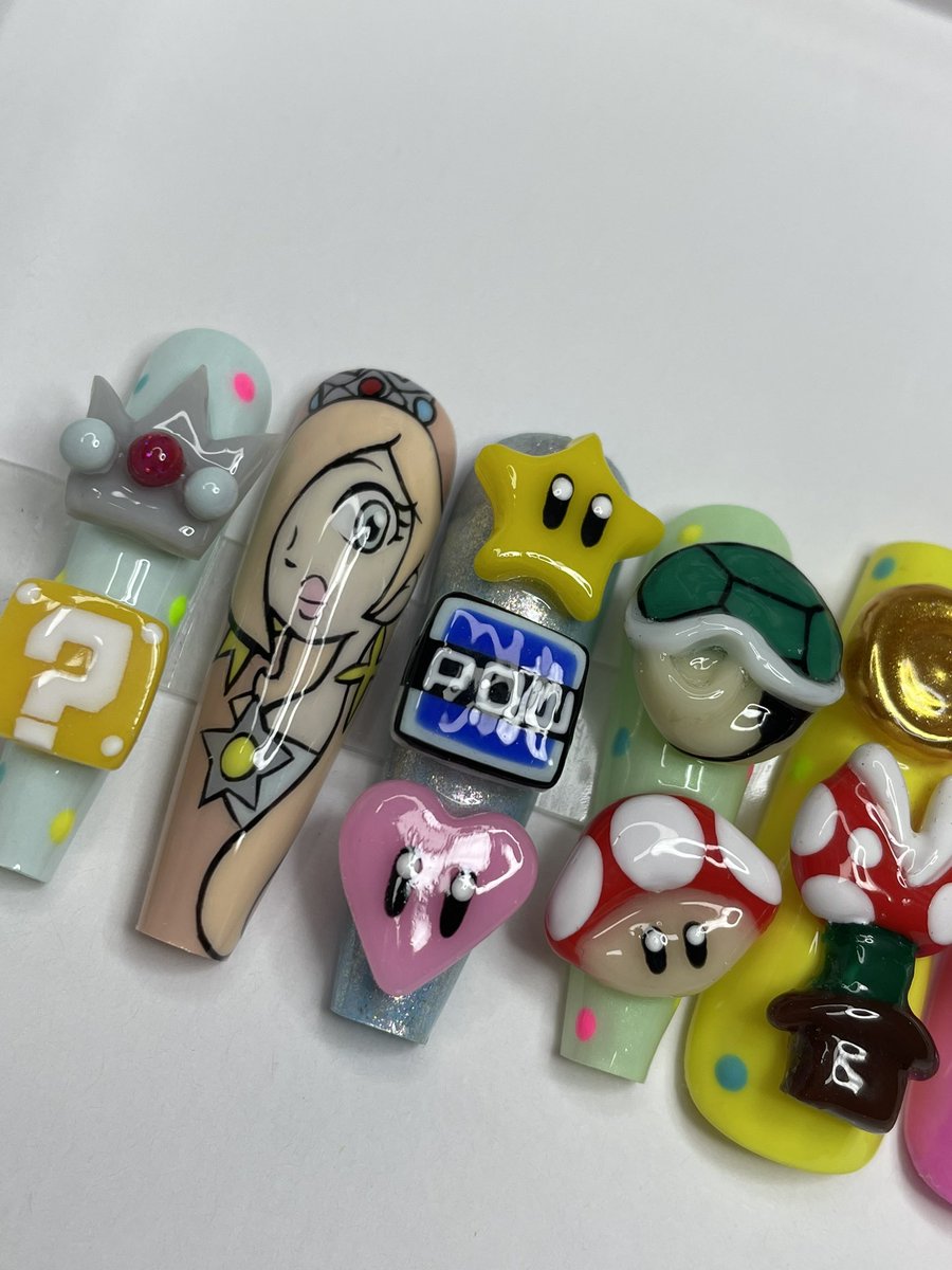 prettynailtech's tweet image. Mario themed nail set featuring Princess Peach &amp;amp; Rosalina! 🩷🍄⭐️👑👻

NO acrylic was used. This is alllll gel baby 💅🏽😏