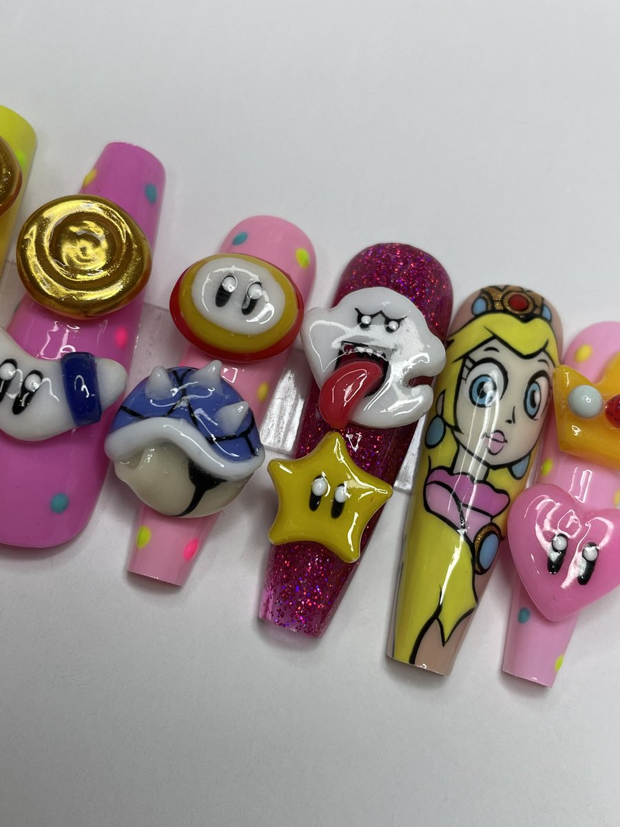 prettynailtech's tweet image. Mario themed nail set featuring Princess Peach &amp;amp; Rosalina! 🩷🍄⭐️👑👻

NO acrylic was used. This is alllll gel baby 💅🏽😏