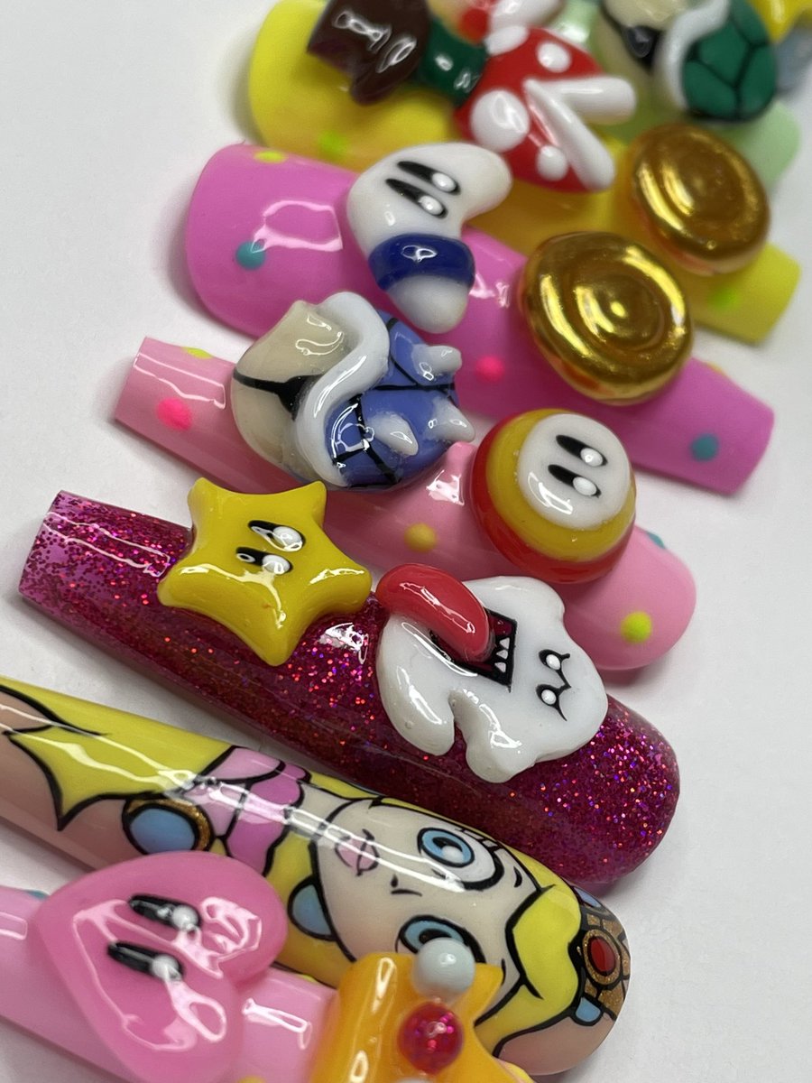 prettynailtech's tweet image. Mario themed nail set featuring Princess Peach &amp;amp; Rosalina! 🩷🍄⭐️👑👻

NO acrylic was used. This is alllll gel baby 💅🏽😏