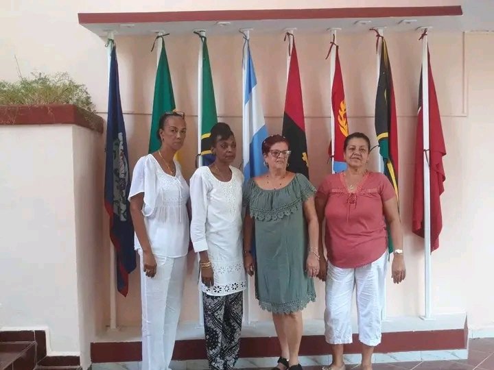 Siguiendo las 👣de la Cooperación  Médica 🇨🇺
Ellas formaron parte de la Brigada Médica en Irak de 1980-1990. 
Son nuestras Marianas.
#CubaCoopera 
#60AñosSalvandoVidas