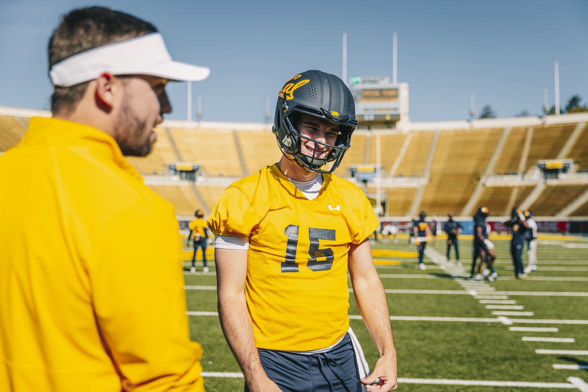 CalFootball's tweet photo. All smiles on the last day of Spring Ball 😄

See you all tomorrow! https://t.co/hvFWu85qtz