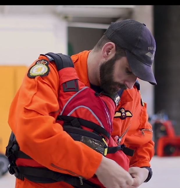 JRCCTrentCCCOS's tweet photo. Heading out on the water? Wear your lifejacket and leave a trip plan with someone ashore. Our crews are trained and ready to assist, but the best outcome is the one when our #SAR services aren’t required. Stay safe on the water! https://t.co/N29mST8jca
