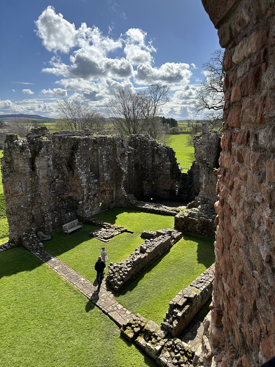 staithesartist's tweet photo. Just to finish my legs off completely, a climb up the keep at #BroughamCastle #Penrith. A very slow journey back due to heavy traffic. Normal service will resume tomorrow! https://t.co/mHj4kjYbD5