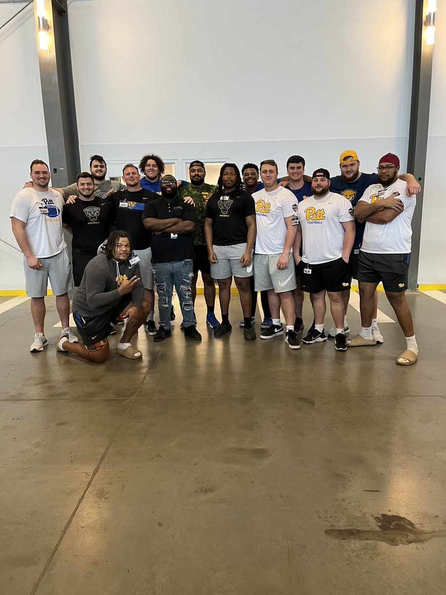 OLine helped out at the food bank today! Instead of eating it, we distribute it!