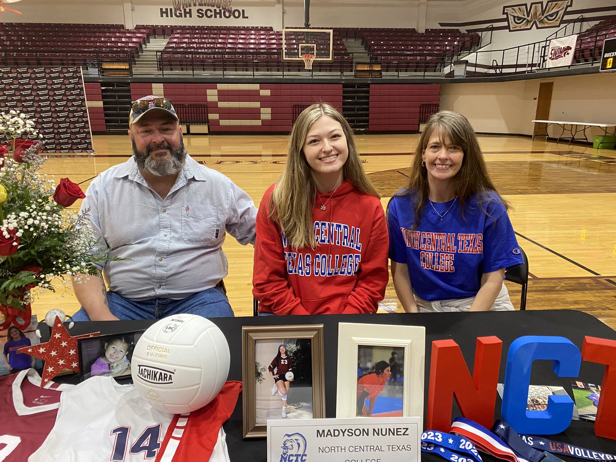 Signing day at <a href="/WhitehouseISD/">Whitehouse ISD</a>: Gabby Thompson to Tyler Junior College for soccer (<a href="/TJC_W_Soccer/">TJC Womens Soccer ⚽️</a>), Luke Neely (<a href="/LukeNeely05/">Luke Neely</a>) to Lindenwood University for soccer (<a href="/LU_Lions/">Lindenwood Athletics</a>) and Madyson Nunez (<a href="/MadysonNunez14/">Madyson Nunez🌹</a>) to North Central Texas College for volleyball (<a href="/nctcvolleyball/">NCTC Volleyball</a>).