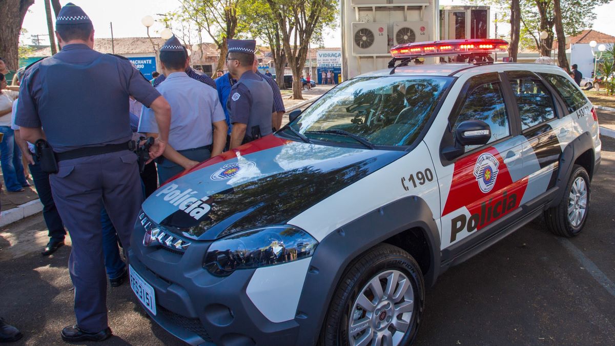 revistaforum's tweet photo. Polícia prende um dos mentores de boatos e incentivos a ataques a escolas de SP

Audiência de custódia já o pôs em prisão preventiva e acusado aguarda transferência para presídio. Mãe diz que não tinha ideia do que filho de 18 anos fazia na internet

Leia: https://t.co/fU58fXfgC5 https://t.co/5CtByyj7VY