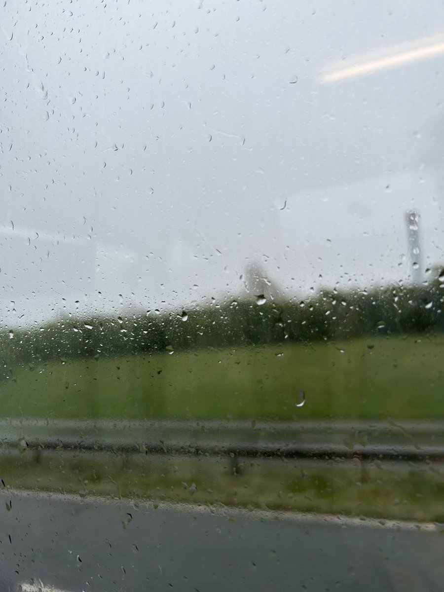 ski_morgan1's tweet photo. Return journey has been a bit longer with being stuck in traffic 🚦🚗🚙💧🌧️🌂but we are on the road properly now! Everyone will be in touch once we are around 1.5 hours from Morgan 🚍😄 https://t.co/EFPXb8FSzk