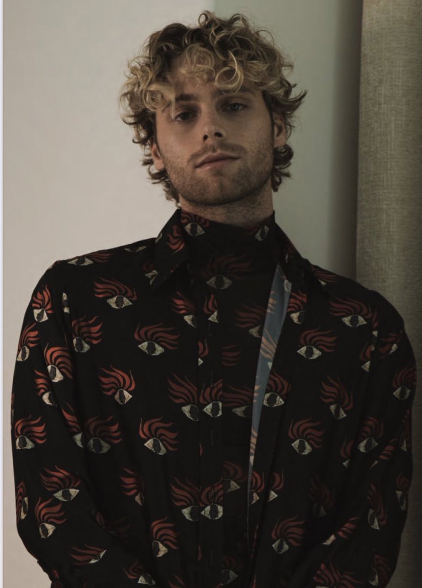 lukesblenderrr's tweet image. oh my god hes perfect