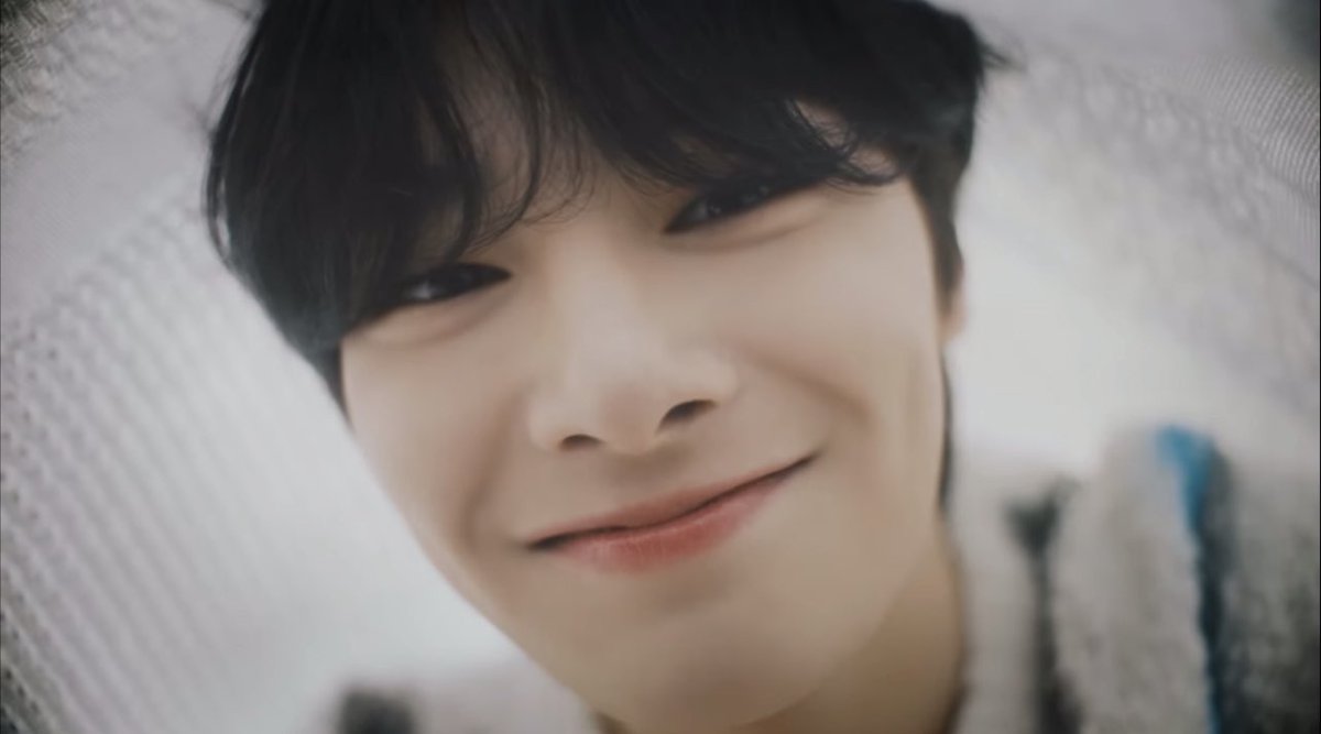 THE LOVER I NEVER LOST
— sunsets &amp; lighthouses alternate ending.

The perfect universe wherein the sun sets beautifully and the lighthouse withstood the strongest storm.