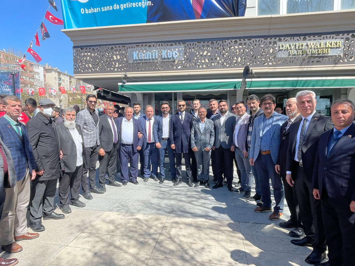 Devakirsehir's tweet photo. SANA SÖZ KIRŞEHİR!

Özgürlük Gelecek, liyakat gelecek, İleri Demokrasi gelecek, Fırsat eşitliği gelecek, ücretsiz Eğitim gelecek! https://t.co/vt7qdoAXsk