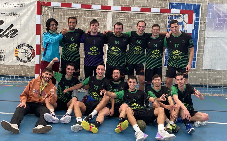 CatHandbol's tweet photo. PRÈVIA #4aCatH: Es posa en marxa la fase d'ascens amb el @BMEsparreguera com a líder visitant la difícil pista de l'@handbolemporda, i amb un bon partit a Sesrovires. També s'inicia la Copa Federació.
➡️ https://t.co/QbY4zr8TaM https://t.co/5XSMhE6Evx