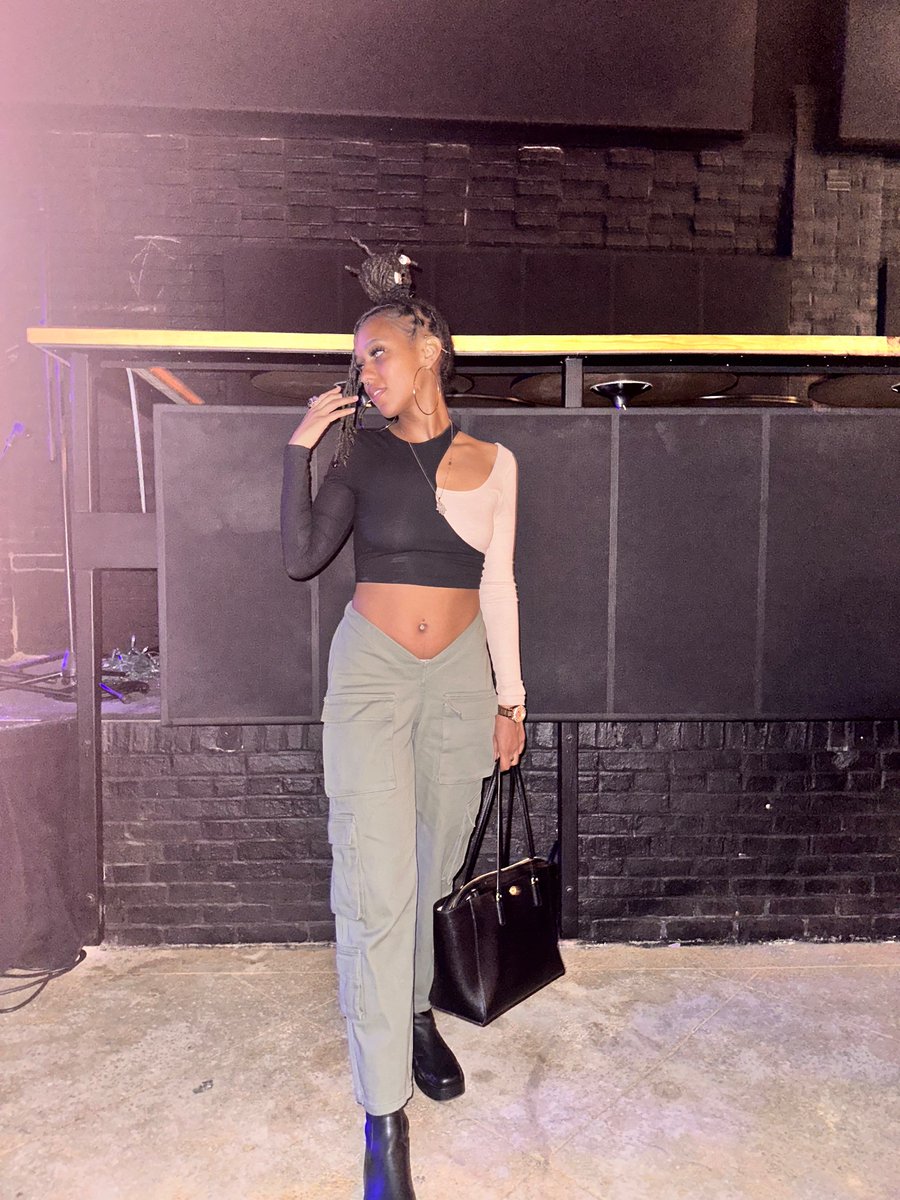 johnibaby's tweet photo. starting fall. i’ll be teaching at Missouri State University 🥳 professor Johni otw. spoke it right into existence 🥰 + the work 🖤 
things ending, things beginning ✨ https://t.co/tbp6xvBJmB