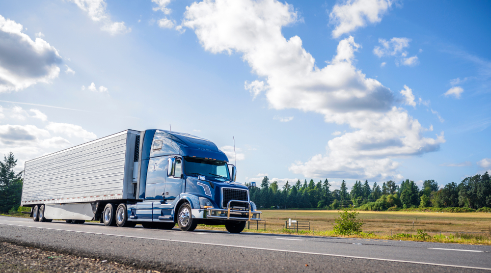 Always maintain a #safe following distance (10 feet). By doing so, you give yourself enough time to react and avoid collisions in case of sudden stops or unexpected obstacles on the road. Safety should always be your top priority when driving a #truck.

#truckdriversafety