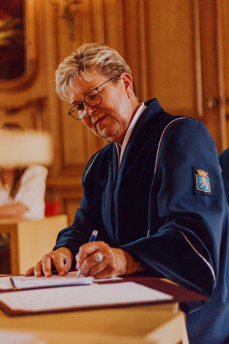 Een van-alles-en-nog-wat dag! Vanmiddag mocht ik twee mensen trouwen, wat een feest! Vanavond bij de algemene ledenvergadering van dorpsbelang #hijum. Zo weten we wat er speelt en leeft in het dorp. <a href="/cdaleeuwarden/">CDA Leeuwarden</a> #trouwambtenaar #mooisteberoep