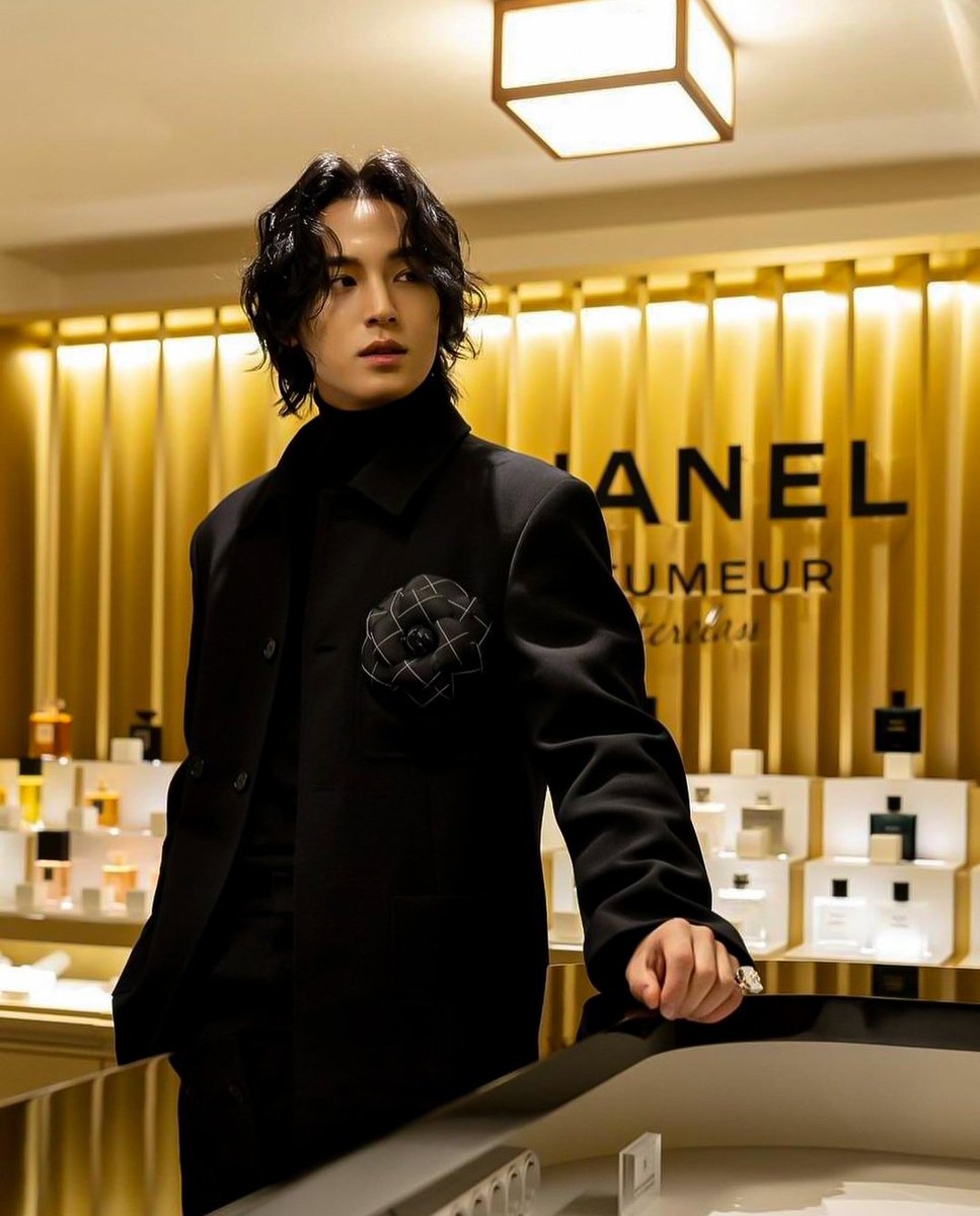 ㅤㅤ ㅤㅤ
ㅤㅤㅤㅤㅤㅤㅤ𝐎𝐋𝐈𝐕𝐄𝐑 𝐋𝐀𝐍𝐆𝐄 𝐕𝐈𝐋𝐋𝐈𝐍.
ㅤㅤㅤ