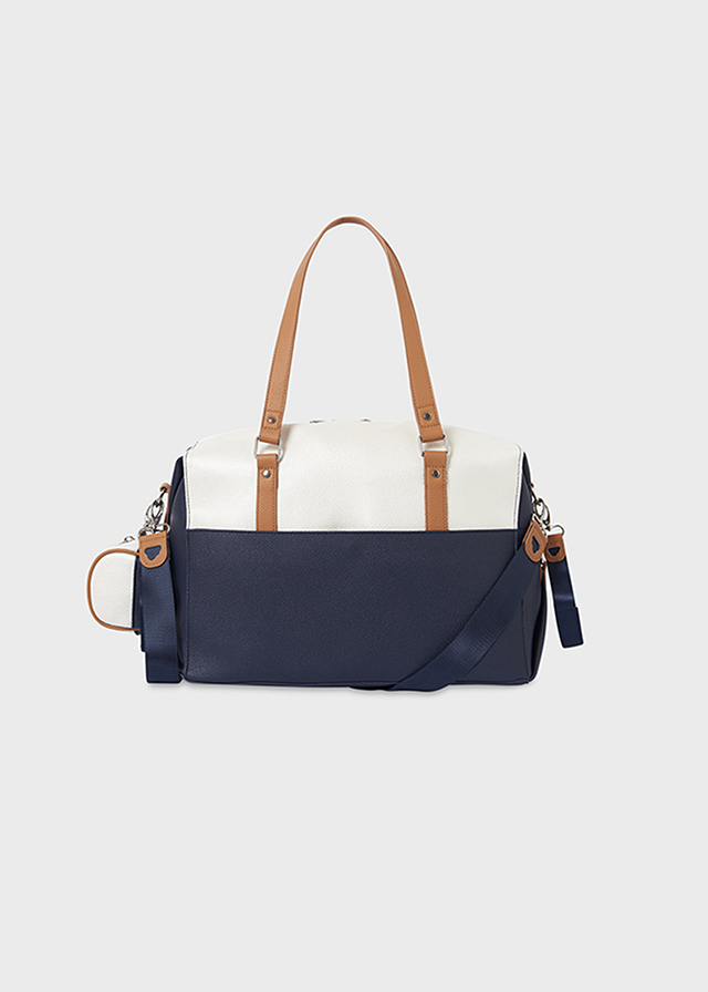 ExpressionsNYLI's tweet image. #Springbag Pearl White and Navy #diaperbag #totebag has arrived to take you thru from #Spring to #Summer #Classicbag #perfectbag #Shop #ExpressionsboutiqueNY #Bebold #Babyfashion #Fashionbag #totebag #Babygear #babygift #babyaccessory #Huntington #NewYork 1l.ink/K42M3KX