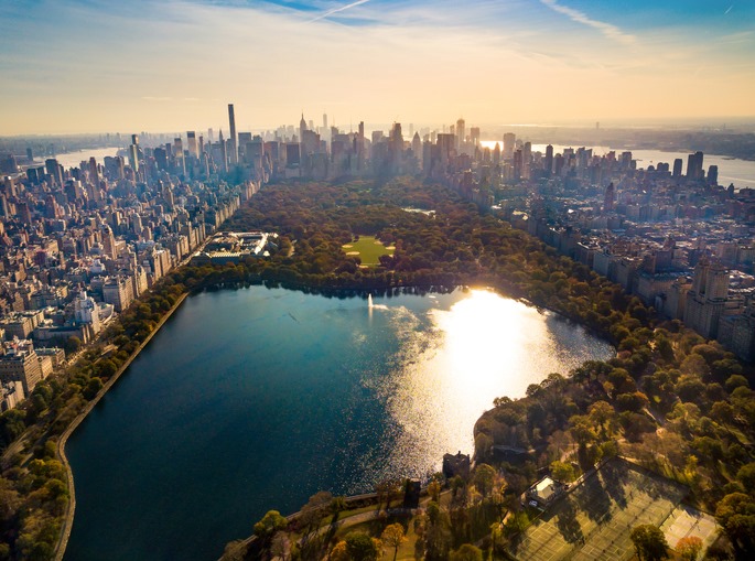 MitchellsNY's tweet photo. What a beautiful โ๏ธ day in #NYC! Enjoy the weekend! ๐ช๐๏ธ
.
.
.
#worldnews #globalnews #specialinterest #printmedia #media #deliveryindustry #onestop #newspapers #magazines #beverages #pastries #logistics #logicians #NYC #delivery https://t.co/C4LF0KUGjf