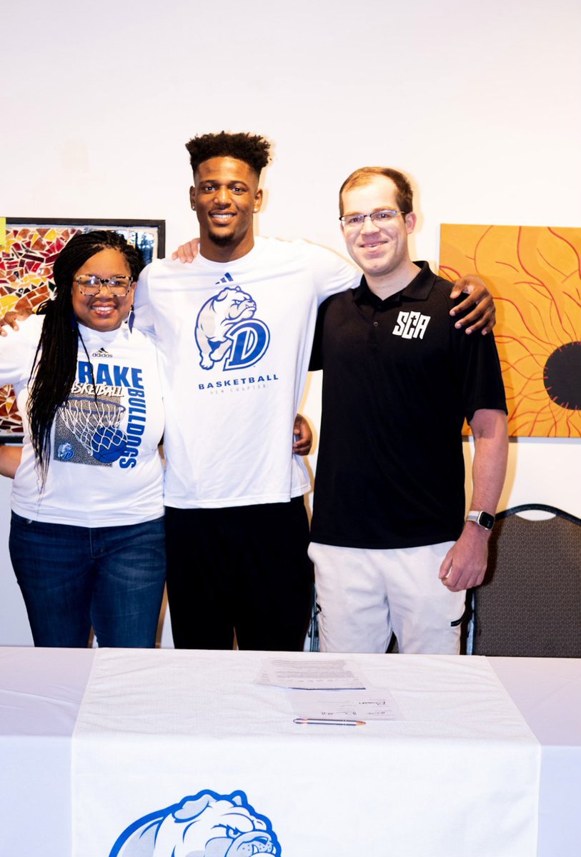 ✍🏽 <a href="/DrakeBulldogsMB/">Drake Basketball</a> New era
