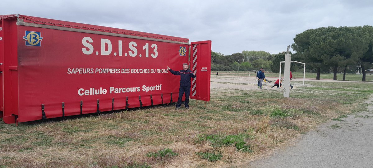 PompiersHerault's tweet image. ## Compétition|| La berce #PSSP &amp;amp; sports des @Pompiers_13 est arrivée dans l’après-midi au Parc Montcalm à @montpellier_ pour préparer le challenge de la #Qualité des Sapeurs-#Pompiers de l’#Hérault RDV demain 08h00 Merci le 1️⃣3️⃣ pour votre aide