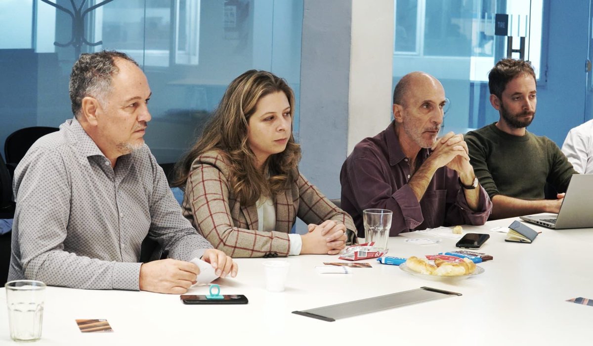 jlgiusti's tweet photo. EDUCACIÓN Y PYMES 🏫🏭
 
Con @hernan_najenson, participamos del lanzamiento de #Consultec2023, un programa que vincula el sistema educativo con las PyMEs de la Ciudad a través de prácticas de consultoría empresarial para alumnos de 5° año.

¡Muchos éxitos a los participantes! https://t.co/ggmdGbLAeF