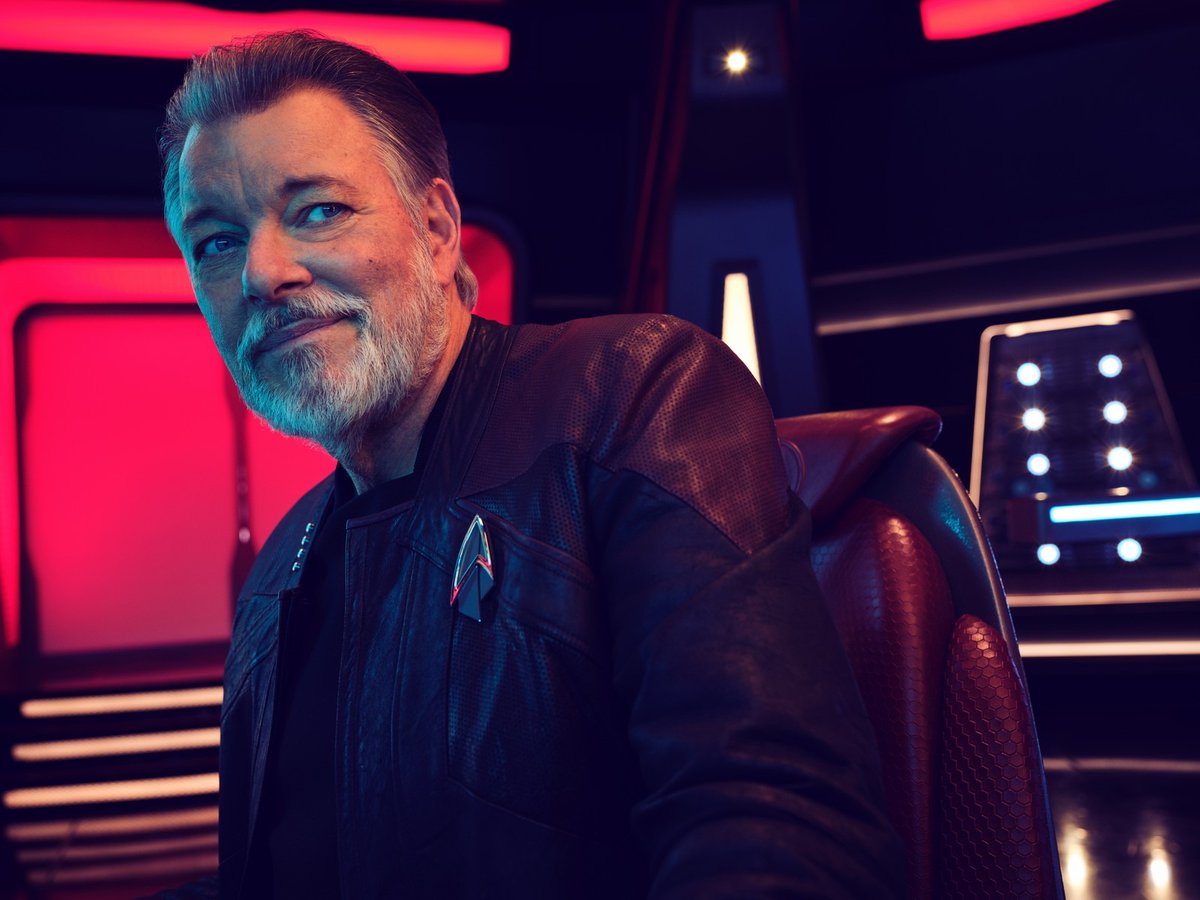 TheTrekCentral's tweet photo. 👀PICARD JACKET

Well they've gone and done it! @HeroWithinInc have reproduced the #StarTrekPicard uniform field jacket - in all 3 division colours - and its up for pre-order on their website now.

LINK: https://t.co/mycxJSOY96

#StarTrek https://t.co/Bt5OXQHT1N