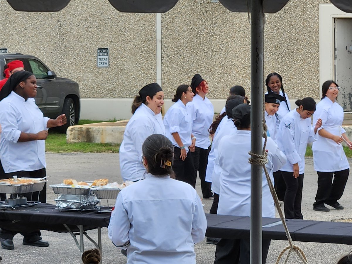 RiceCulinary's tweet photo. Thanks @escoffierschool for hosting an awesome day at the Young Escoffier Mystery Basket 2023. https://t.co/JSCYY0L62R