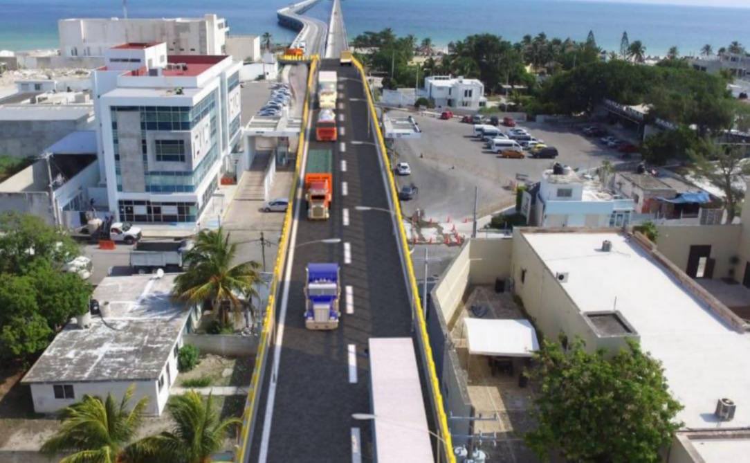FarodeCampeche's tweet photo. #Yucatán | LUZ VERDE LEGAL A VIADUCTO EN PROGRESO 
Un Juez Federal determinó no suspender la construcción del Viaducto Elevado de #Progreso porque hacerlo traería mayores daños que beneficios a los habitantes de la zona.
Ante ello, negó la suspensión definitiva de un amparo. https://t.co/SXKLXNMpWJ