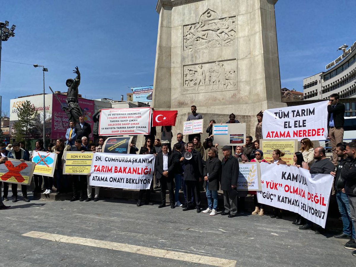 Ülkemizin her bir köşesinde 2022Kpss'ye girmiş atama bekleyen binlerce ziraat mühendisi var.15 bin ziraat mühendisi 15 bin aile sizlerden 15bin atama haberi beklemekte
<a href="/VahitKirisci/">Prof.Dr.Vahit Kirişci</a> <a href="/NumanKurtulmus/">Numan Kurtulmuş</a> <a href="/fuatoktay/">Fuat Oktay</a> <a href="/ademdinc_/">Adem Dinç</a> <a href="/RTErdogan/">Recep Tayyip Erdoğan</a>  <a href="/hasandogan/">Hasan Doğan</a> 
#ZiraatVeterinerFeryatta