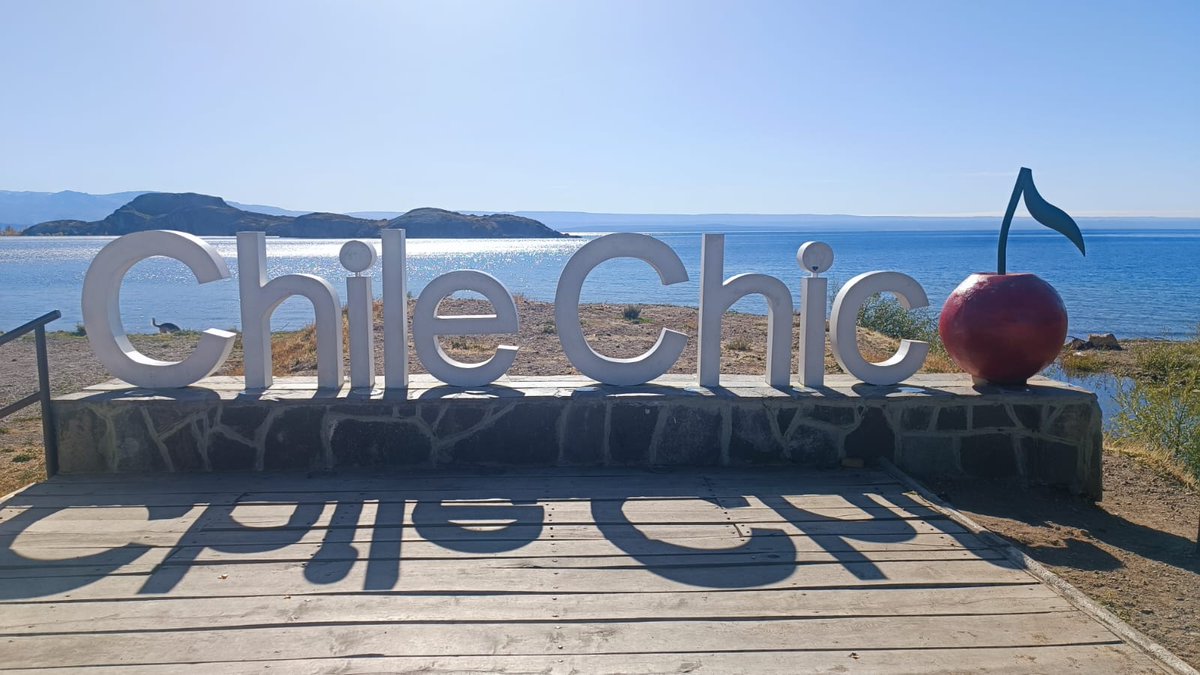 AstarothHatred's tweet photo. Que hermoso día 🇨🇱 ❤️ ☀️ en la #Patagonia 😍
Tierra mágica ✨
#ChileChico y el #Chelenko 🍂☀️ https://t.co/cLu9RFtjZS
