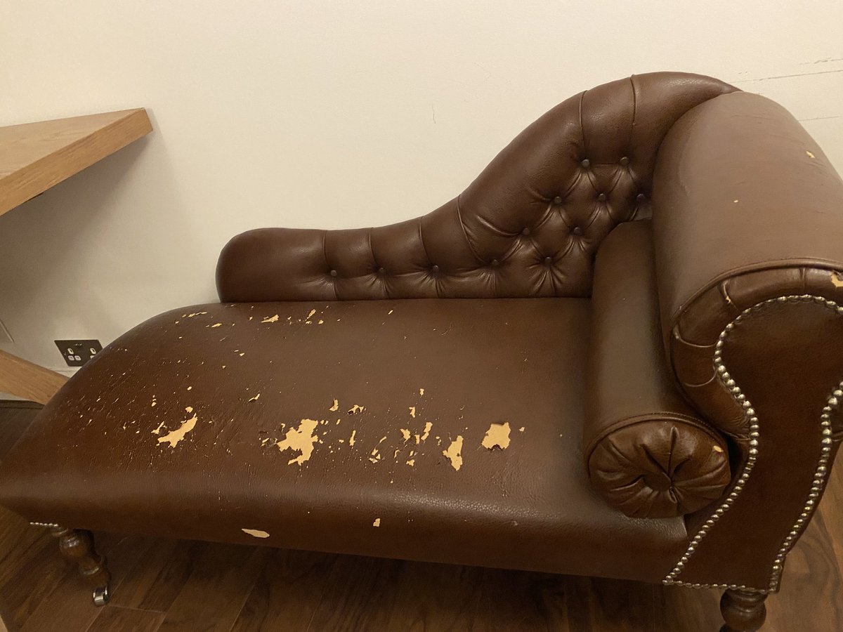 Kennington_Upho's tweet image. Classic chaise lounge after transformation from leather to fabric with deep buttoned design.

#chaiselounge #chaiselongue #reupholsteredfurniture #furniturerestoration #furnitureupholstery #upholsteredfurniture #reupholstery #reupholstered #upholsterylondon #kenningtonupholstery
