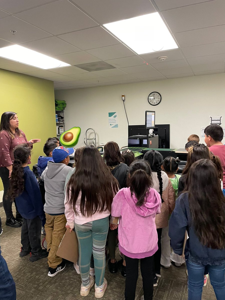 Day 2 of 1st grade nature walk and <a href="/FallbrookSDCL/">Fallbrook Library</a> visit. The students <a href="/FallbrookStem/">Fallbrook STEM Academy</a> &amp; <a href="/MEE_FUESD/">Maie Ellis ES</a> enjoyed their time outside with nature bingo and inside the library doing the scavenger hunt. <a href="/ocaralampio/">ocaralampio</a> @CoachtoLearn #fuesd