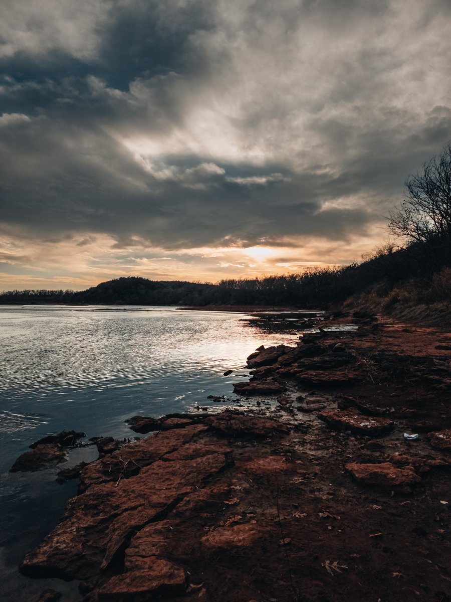 from_2hi_to_4lo's tweet photo. Quickly becoming our new local go-to. Mainly for eagle watching and getting off the pavement. Are you a bird or wildlife watcher?
#jeepwrangler #jeepphotography #landscape #oklahomajeeper #thisisoklahoma #backroads #adventureanywhere #exploremoreoutdoors #exploreyourbackyard https://t.co/iFxhbwOE8u